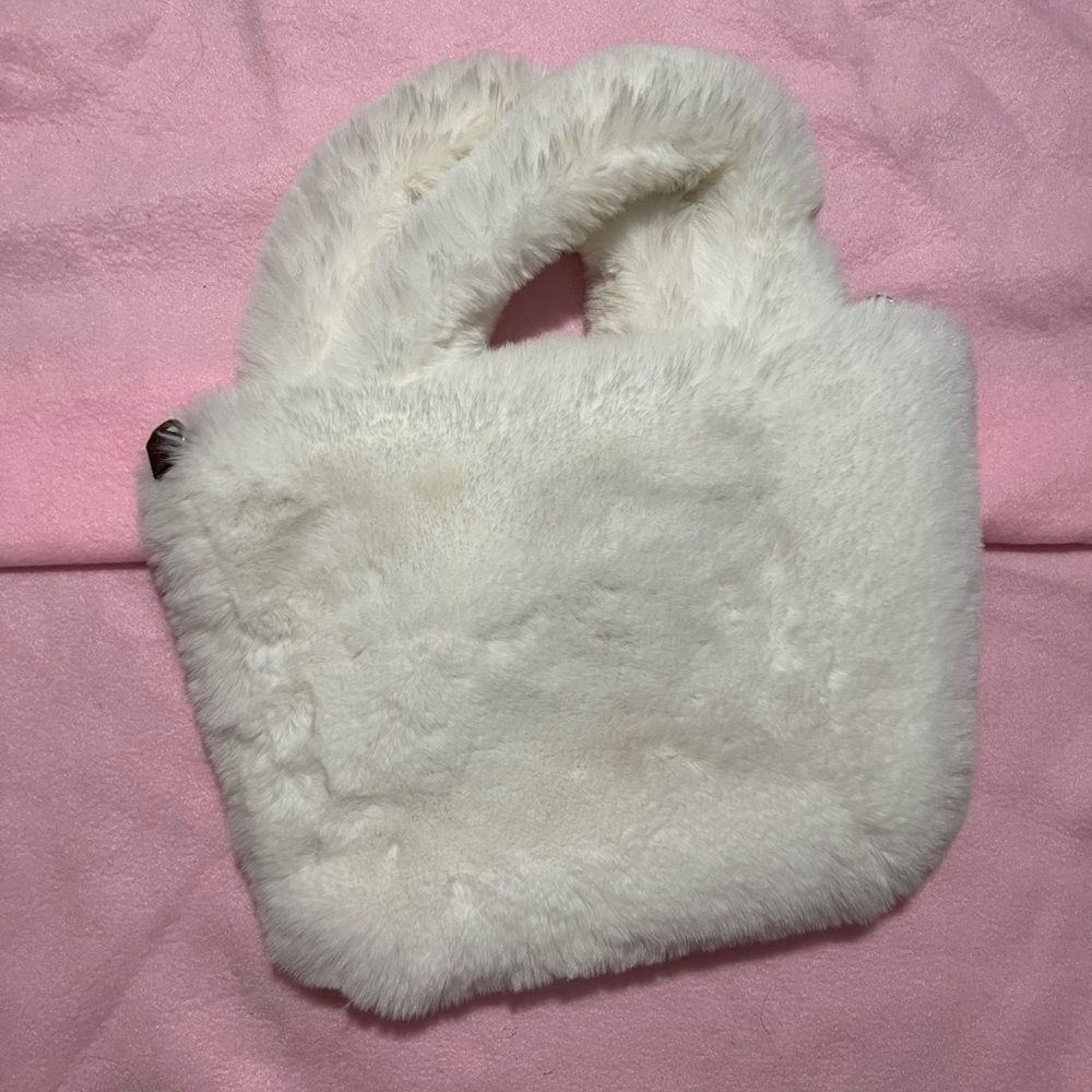 Fuzzy Bag - Picture 2 of 3